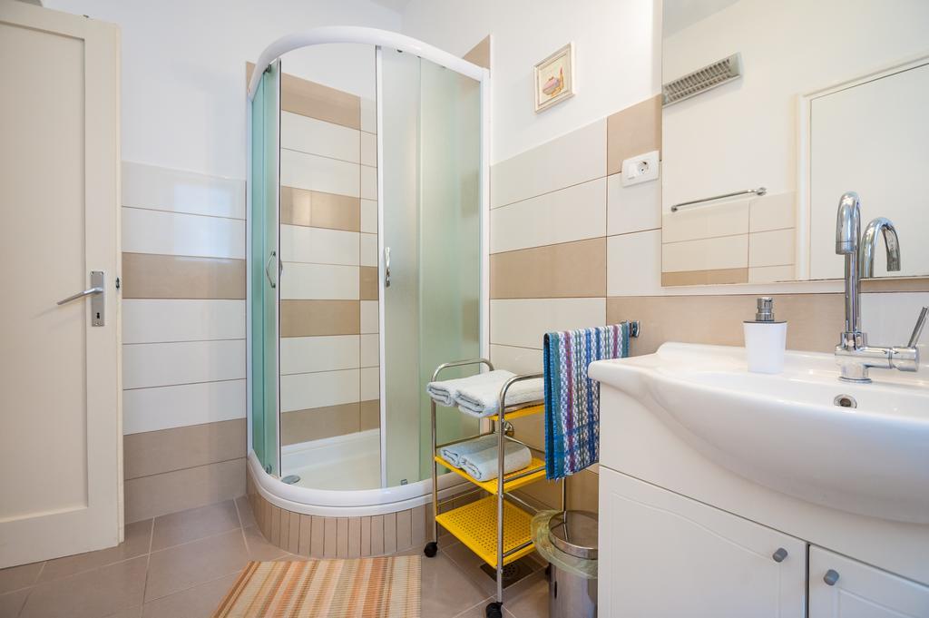 Vera Apartments With Sea View And Old Town View Zadar Exteriör bild